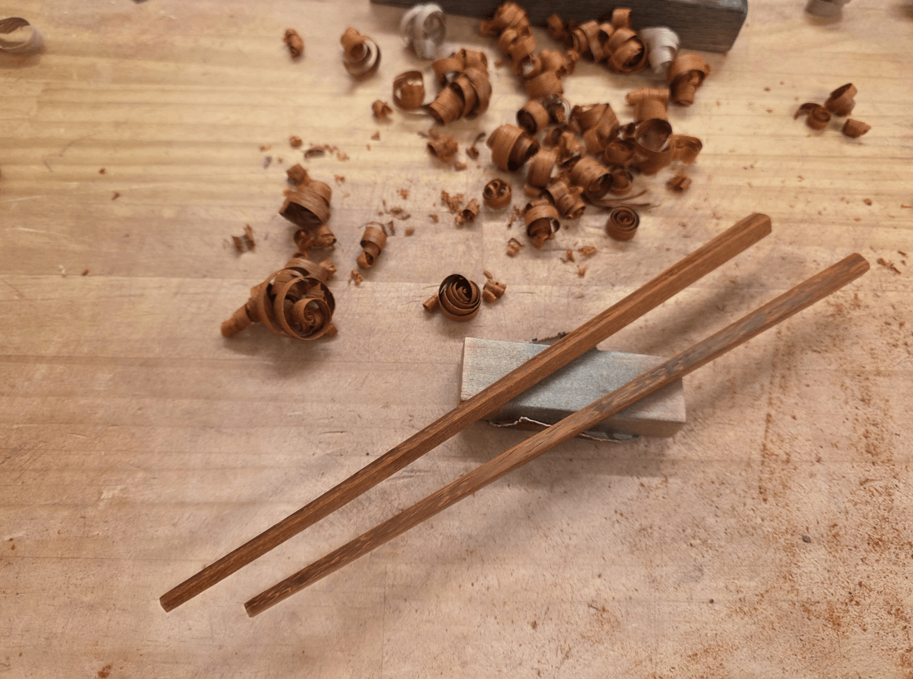 Travel blog reports on hands-on chopsticks workshops in Tokyo